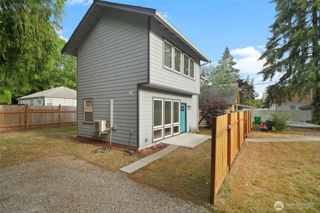 Photo of 2317 Washington Street SE, Olympia, WA 98501 (MLS # 2557127)