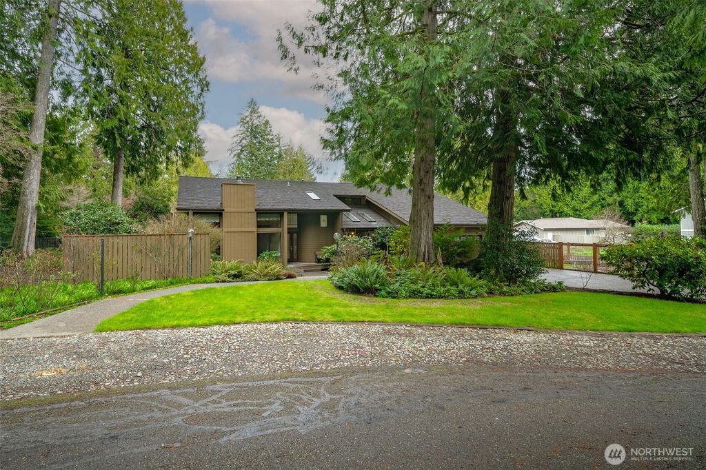 Photo of 6427 Tralee Drive NW, Olympia, WA 98502 (MLS # 2494433)