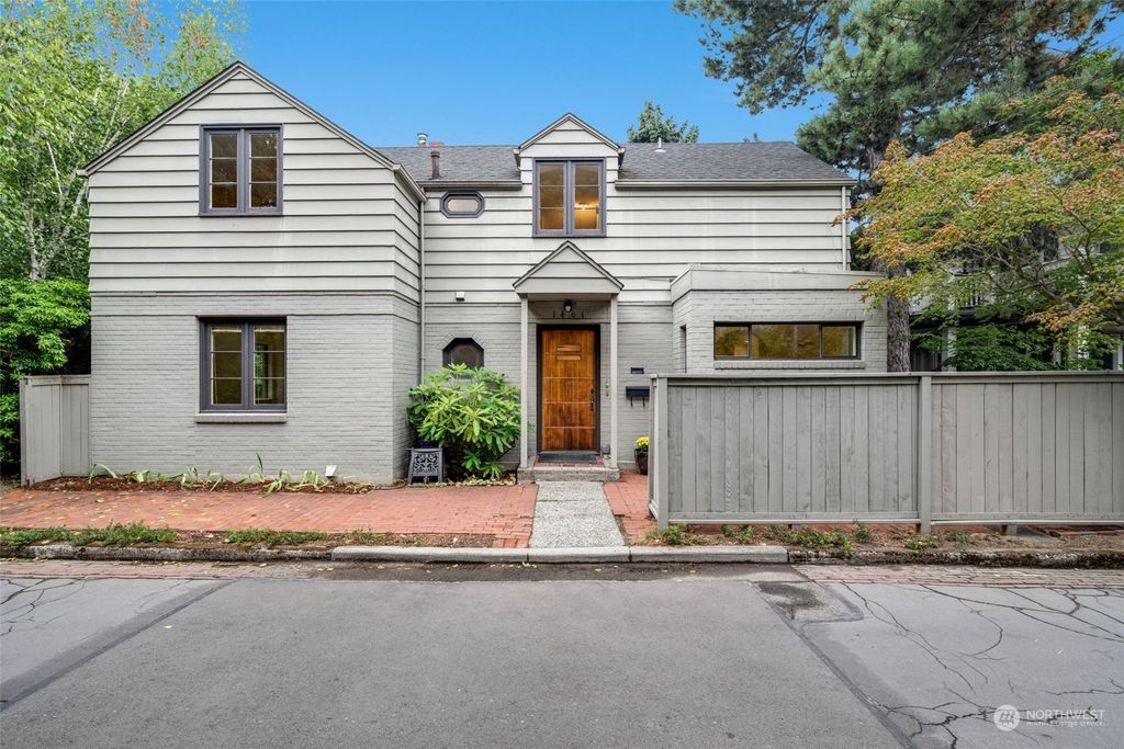 Photo of 1401 1st Avenue N, Seattle, WA 98109 (MLS # 2157377)