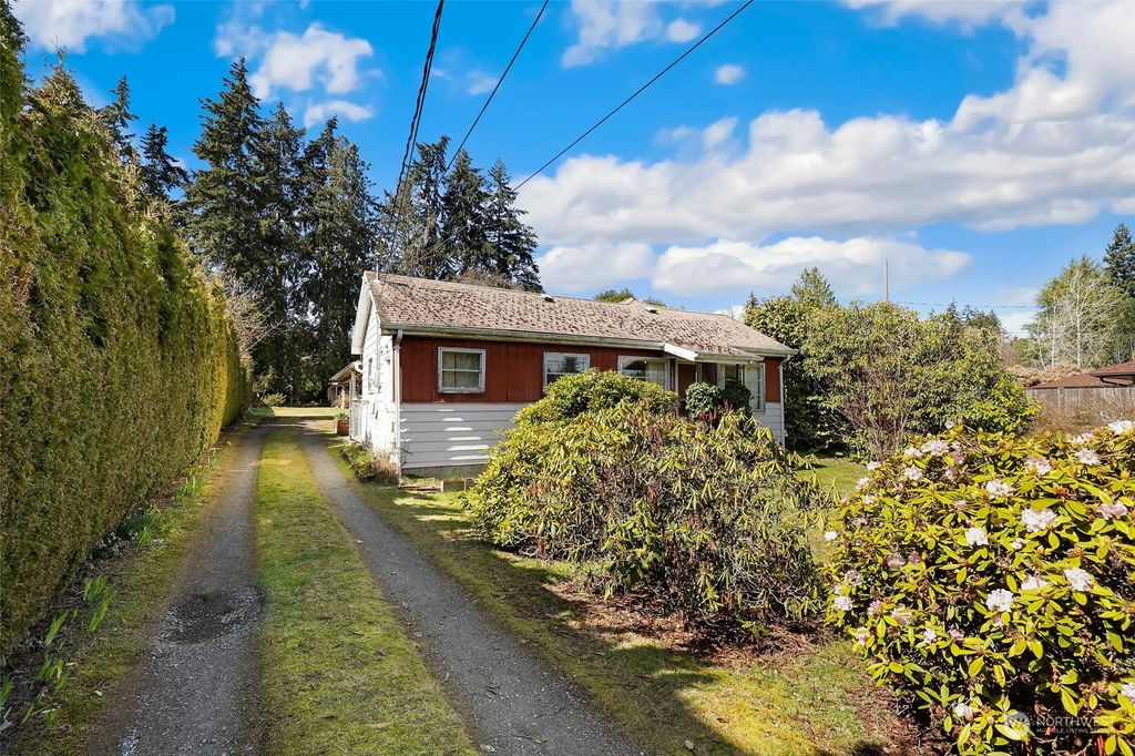Photo of 17825 Wallingford Avenue N, Shoreline, WA 98133 (MLS # 2050432)