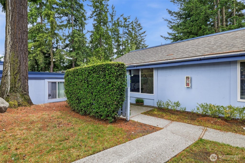 Photo of 4308 NE Sunset Blvd BLVD #V3, Renton, WA 98059 (MLS # 2538287)