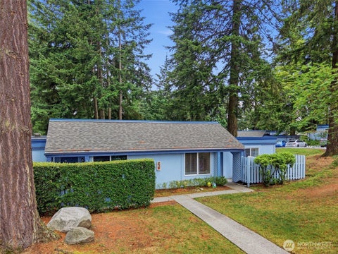 Photo of 4308 NE Sunset Blvd BLVD #V3, Renton, WA 98059 (MLS # 2538287)