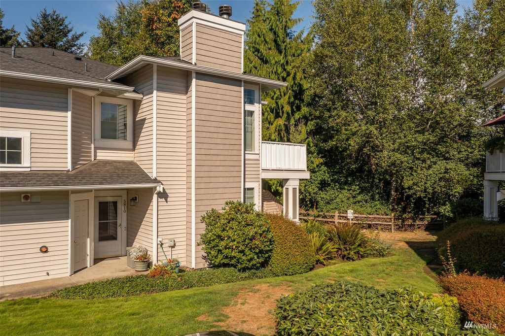 Photo of 5810 S 234th Place #10-6, Kent, WA 98032 (MLS # 1992745)