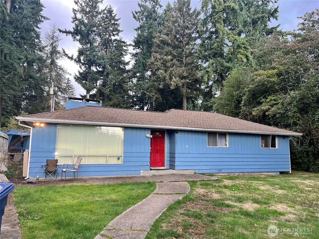 Photo of 15609 84th Avenue NE, Kenmore, WA 98028 (MLS # 2463498)