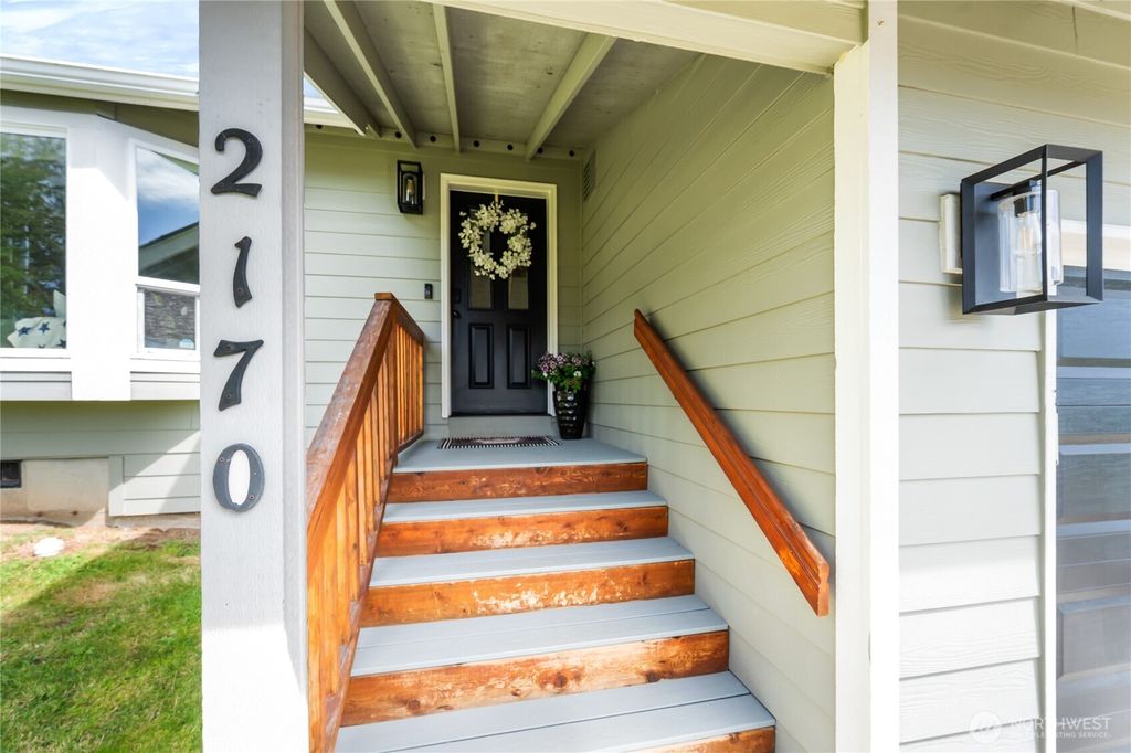Photo of 2170 Hawthorne Street, Ferndale, WA 98248 (MLS # 2526475)