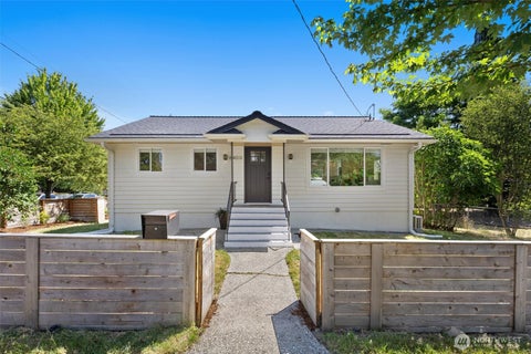 Photo of 6400 44th Avenue S, Seattle, WA 98118 (MLS # 2550214)