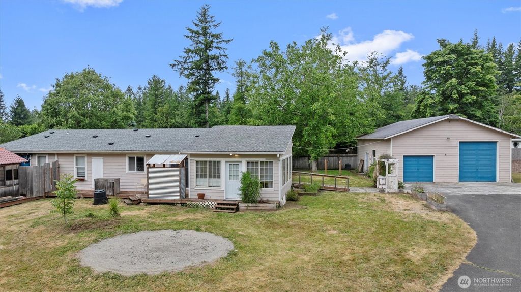 Photo of 41427 Mountain View Place E, Gold Bar, WA 98251 (MLS # 2439102)