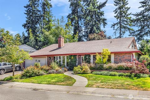 Photo of 4059 SW 321st St St, Federal Way, WA 98023 (MLS # 2442525)