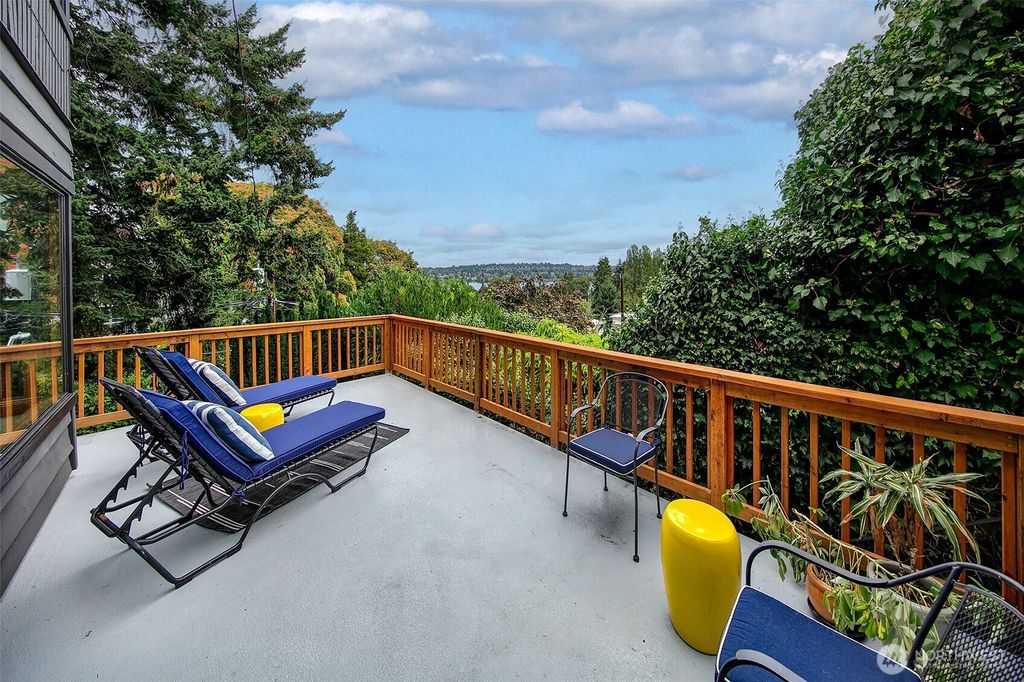 Photo of 718 N 59TH Street, Seattle, WA 98103 (MLS # 2385503)