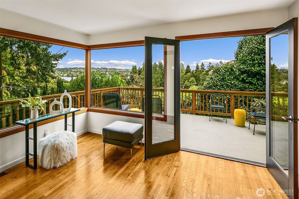 Photo of 718 N 59TH Street, Seattle, WA 98103 (MLS # 2385503)