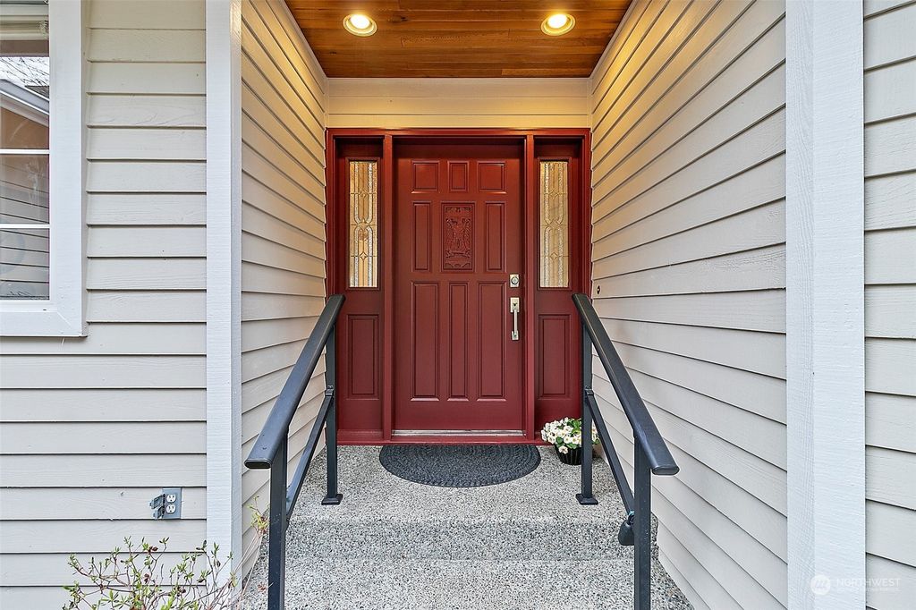 Photo of 13914 SE 159th Place, Renton, WA 98058 (MLS # 2207423)