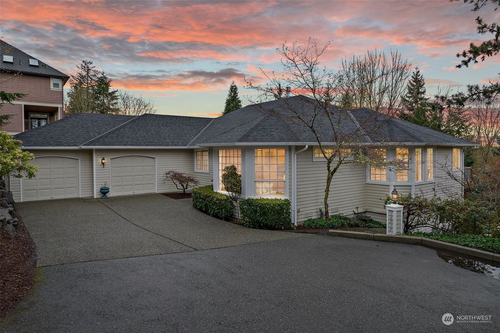 Photo of 13914 SE 159th Place, Renton, WA 98058 (MLS # 2207423)