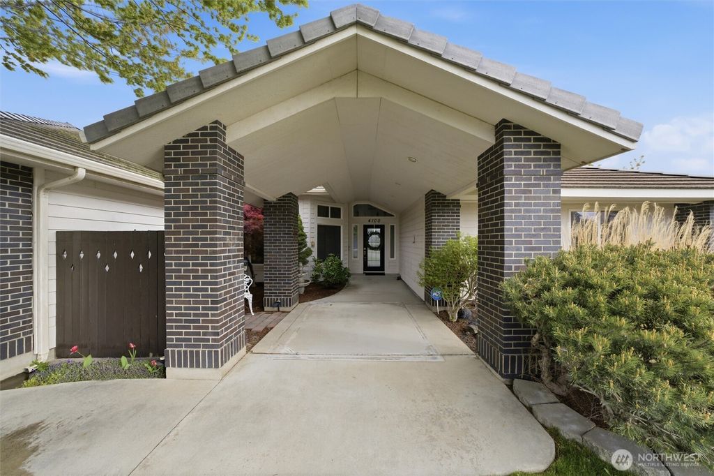 Photo of 4100 E 43rd Avenue, Kennewick, WA 99337 (MLS # 2509258)