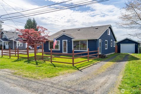 Photo of 821 Marsh Avenue, Centralia, WA 98531 (MLS # 2510476)