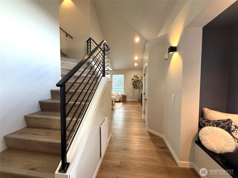 5007 Lake Place S D27