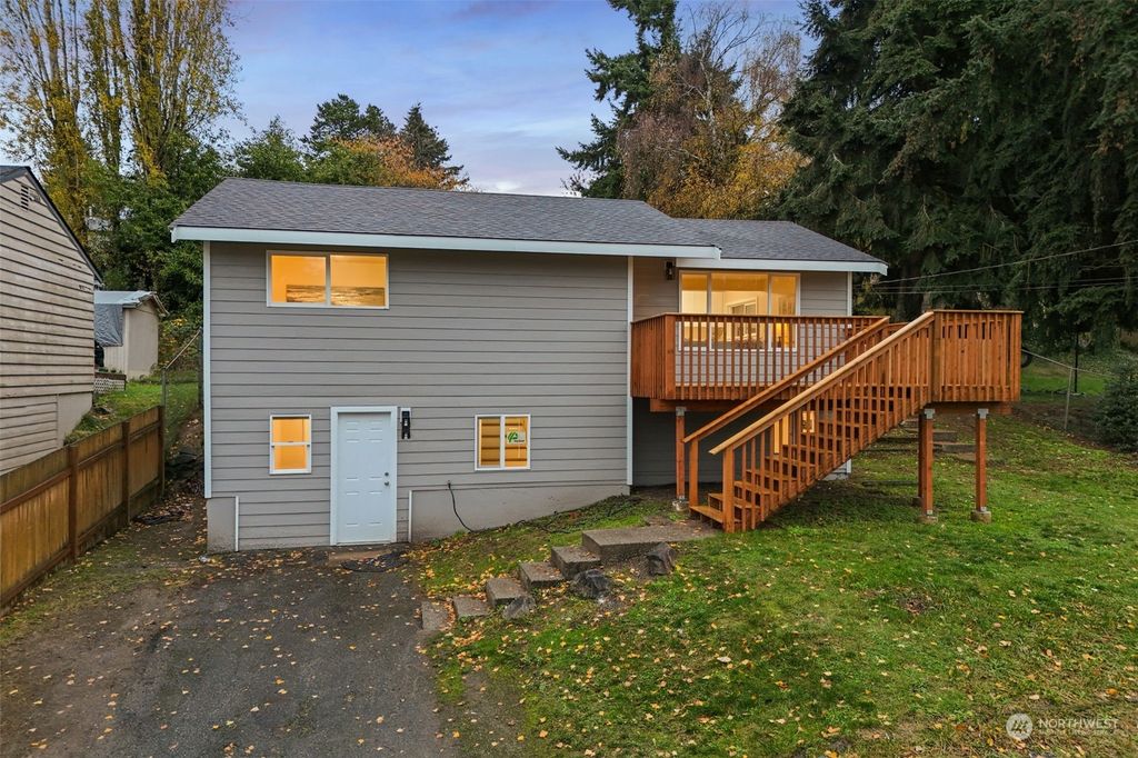 Photo of 30610 8th Avenue SW, Federal Way, WA 98023 (MLS # 2310763)