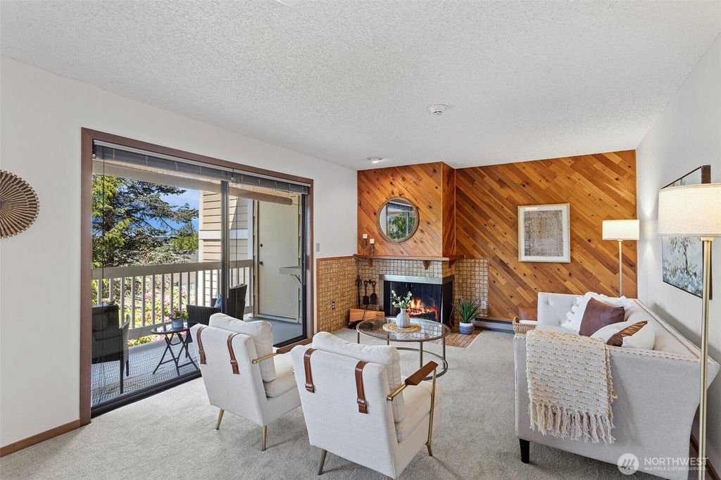 Photo of 12840 SE 40th Court #A4, Bellevue, WA 98006 (MLS # 2504150)