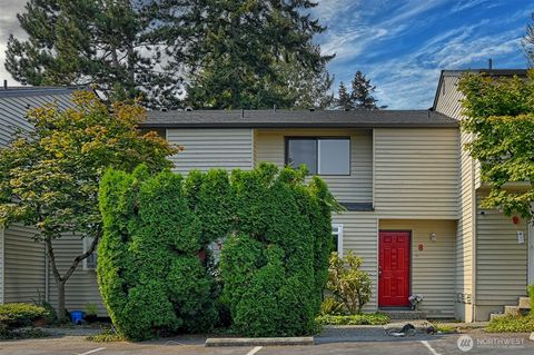 Photo of 120 124th Street SW #C8, Everett, WA 98204 (MLS # 2457618)