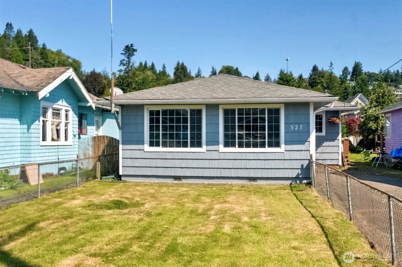 327 Eklund Avenue