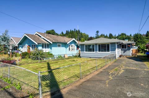 Photo of 327 Eklund Avenue, Hoquiam, WA 98550 (MLS # 2566572)