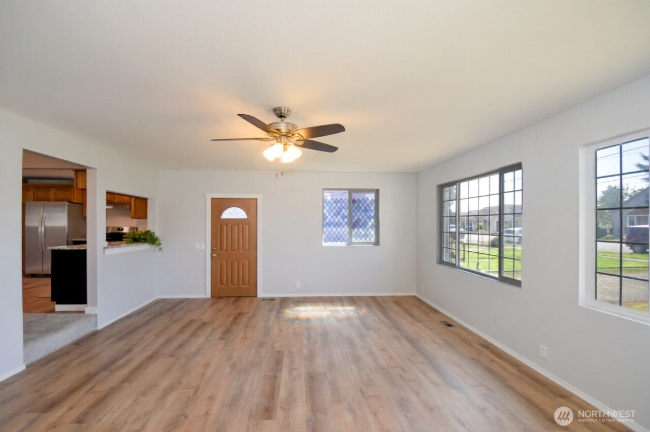 327 Eklund Avenue
