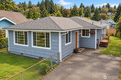 Photo of 327 Eklund Avenue, Hoquiam, WA 98550 (MLS # 2566572)