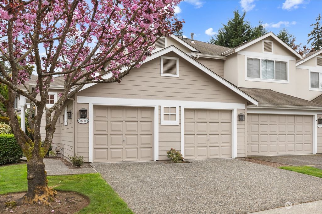 Photo of 18399 NE 97th Court, Redmond, WA 98052 (MLS # 2062060)