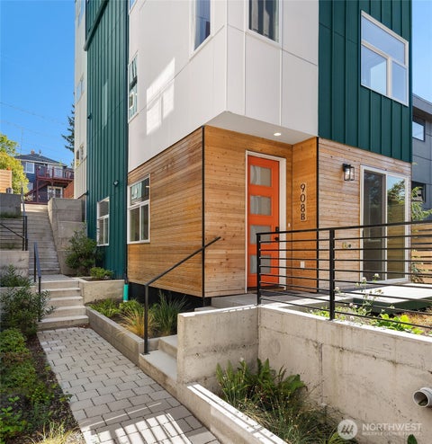 Photo of 908 15th Avenue #B, Seattle, WA 98122 (MLS # 2579400)