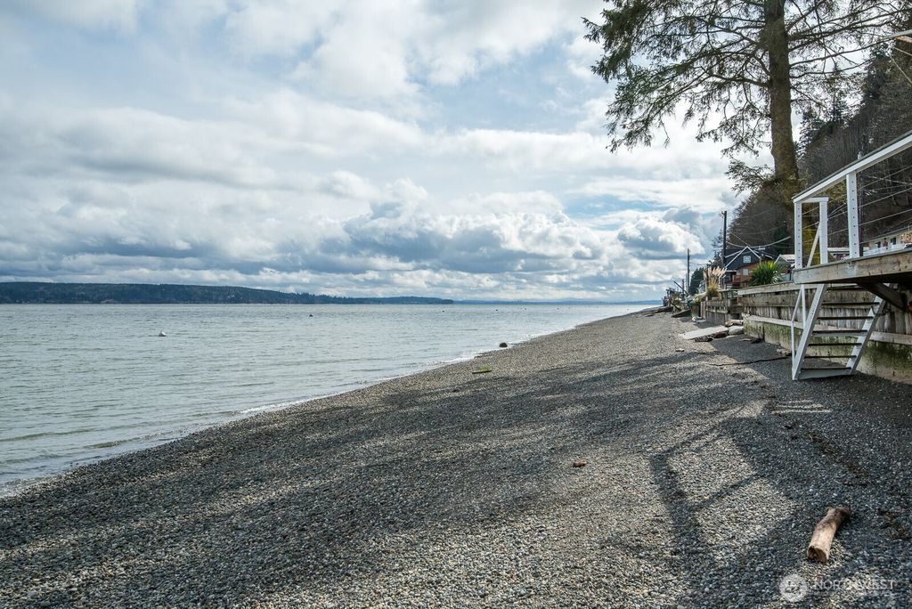 Photo of 3187 Shoreline Drive, Camano Island, WA 98282 (MLS # 2490893)
