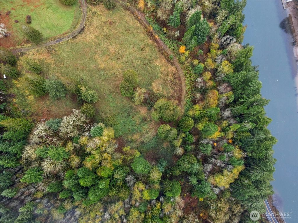 Photo of 205 W Newt Estates Road, Longview, WA 98632 (MLS # 2455733)