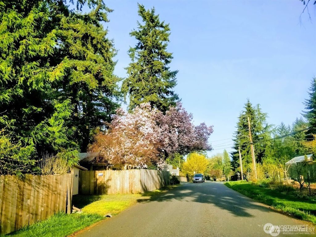 Photo of 8305 134th Avenue NE, Redmond, WA 98052 (MLS # 2416339)