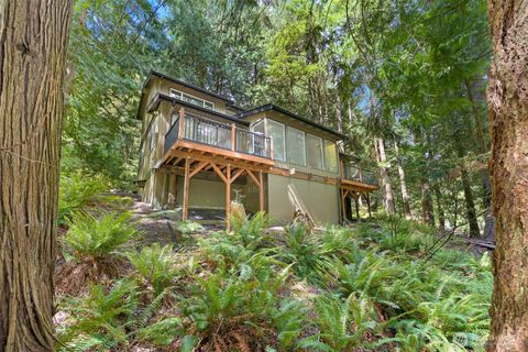 Photo of 1 Valley Crest Way, Bellingham, WA 98229 (MLS # 2421612)