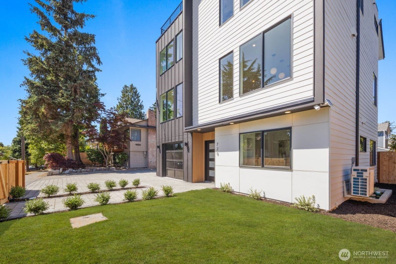 726 N 89th Street
