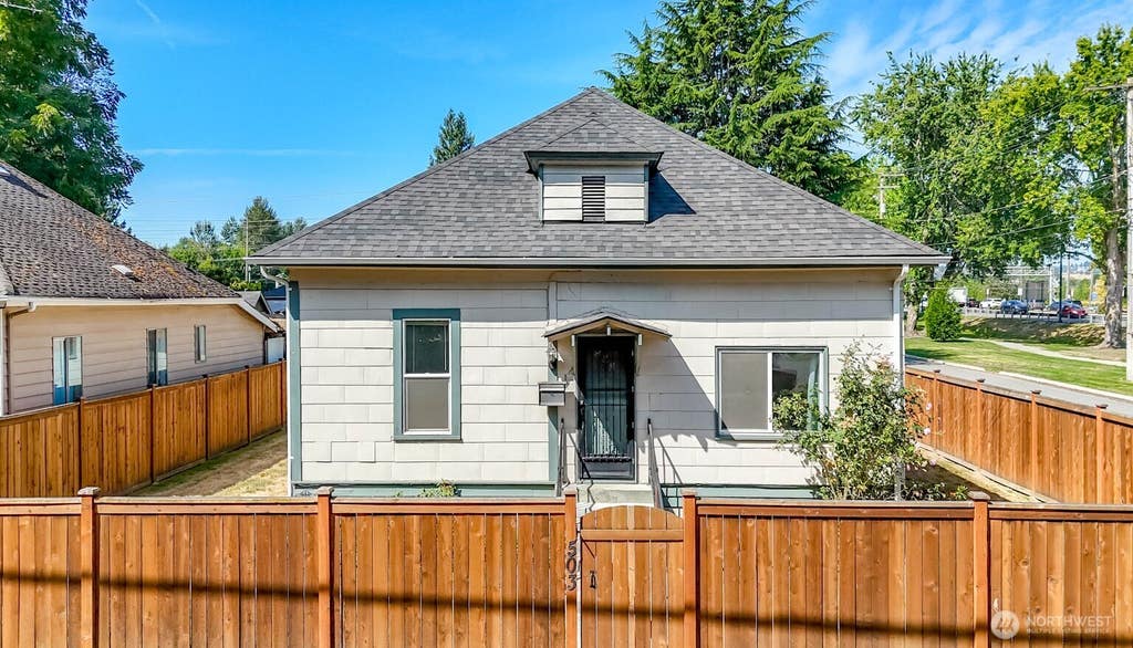 Photo of 503 5th Avenue S, Kent, WA 98032 (MLS # 2571033)