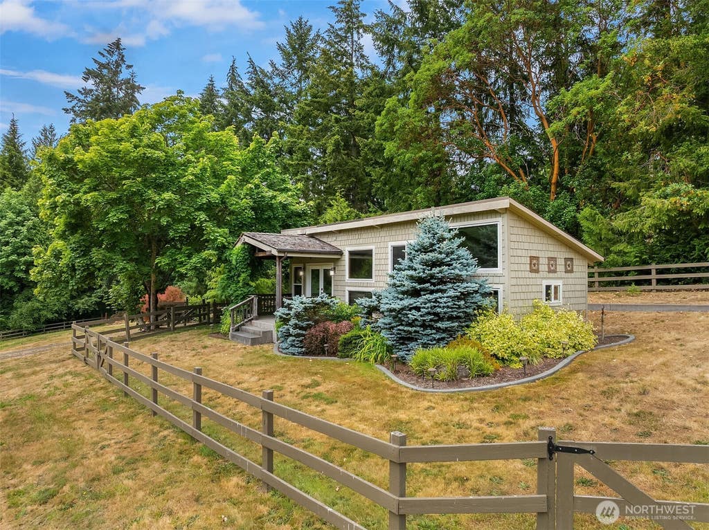 Photo of 7035 High School Road NE, Bainbridge Island, WA 98110 (MLS # 2568663)