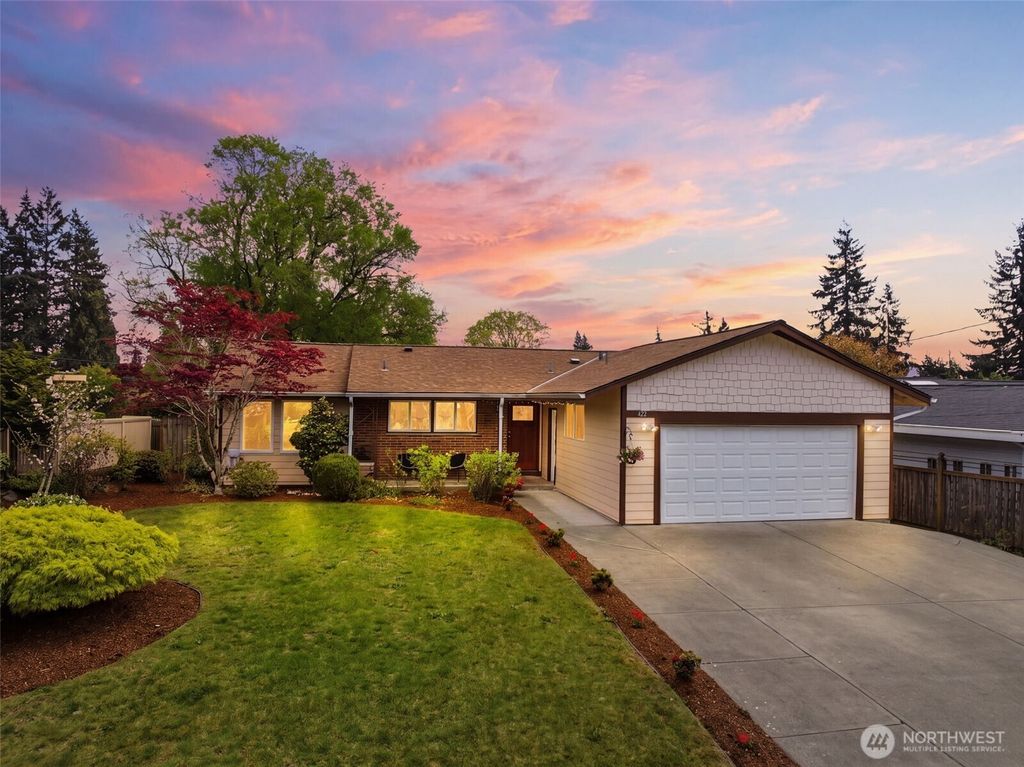Photo of 422 159th Place SE, Bellevue, WA 98008 (MLS # 2511651)