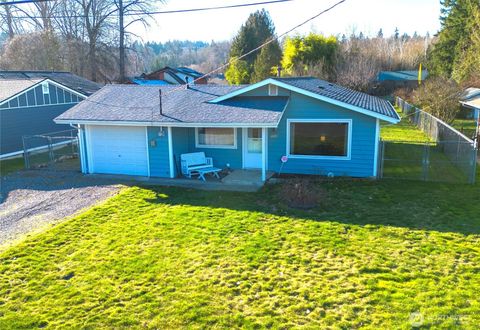 Photo of 1018 13th Street SW, Puyallup, WA 98371 (MLS # 2470072)