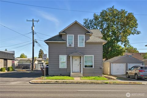 Photo of 1704 N Ash Street, Spokane, WA 99205 (MLS # 2466192)