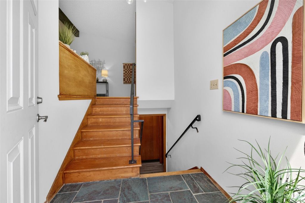 Photo of 13321 28th Avenue NE, Seattle, WA 98125 (MLS # 2517389)
