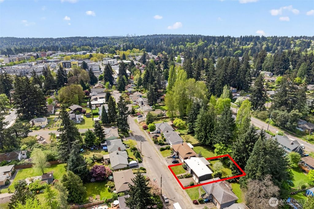 Photo of 13321 28th Avenue NE, Seattle, WA 98125 (MLS # 2517389)