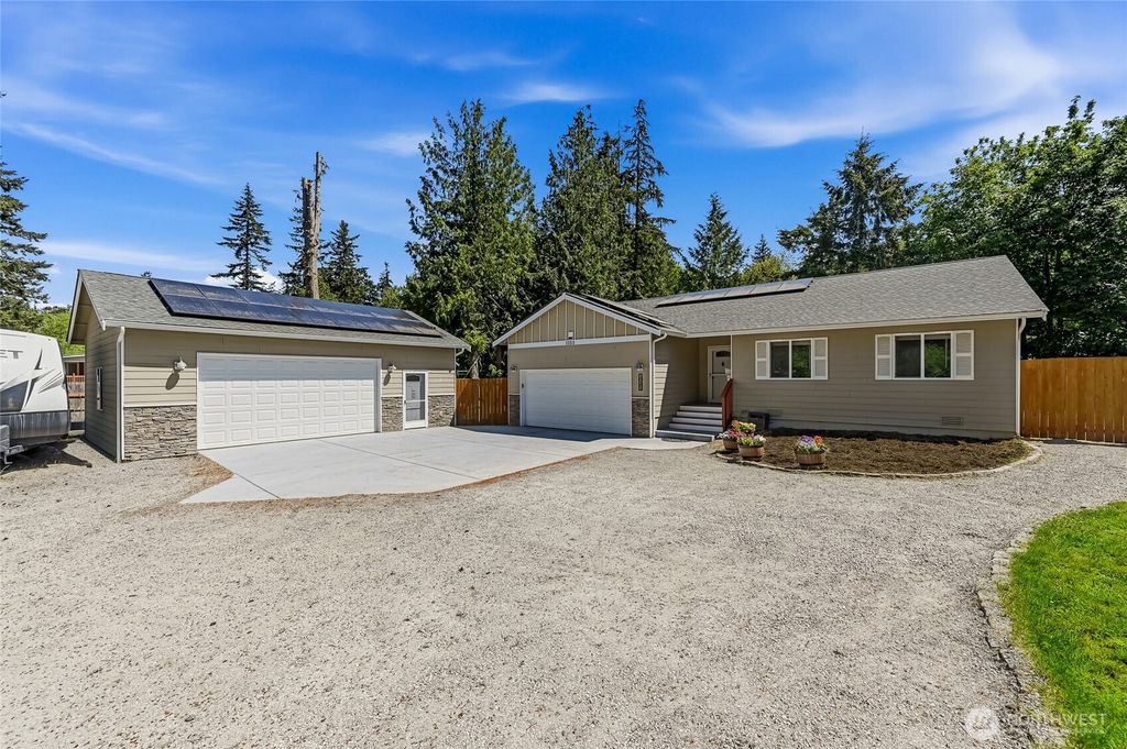 Photo of 1025 Loganberry Ln LN, Camano Island, WA 98282 (MLS # 2527078)