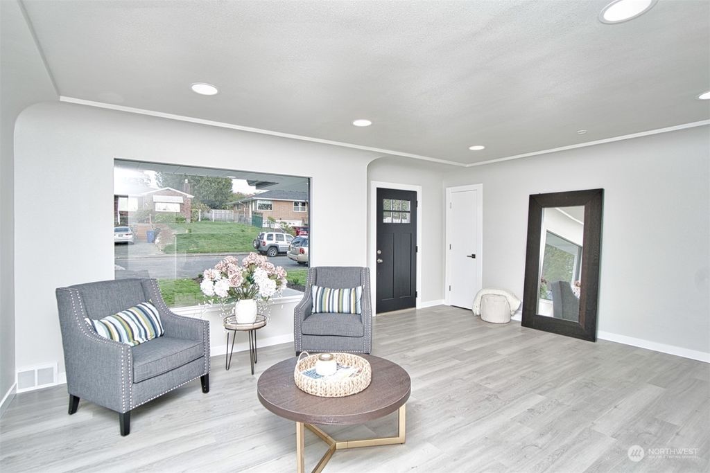 listing image 9363466808033423476