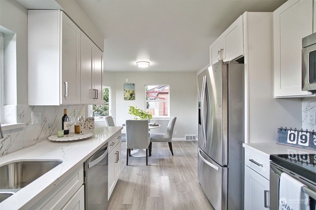 listing image 9366775258221997180