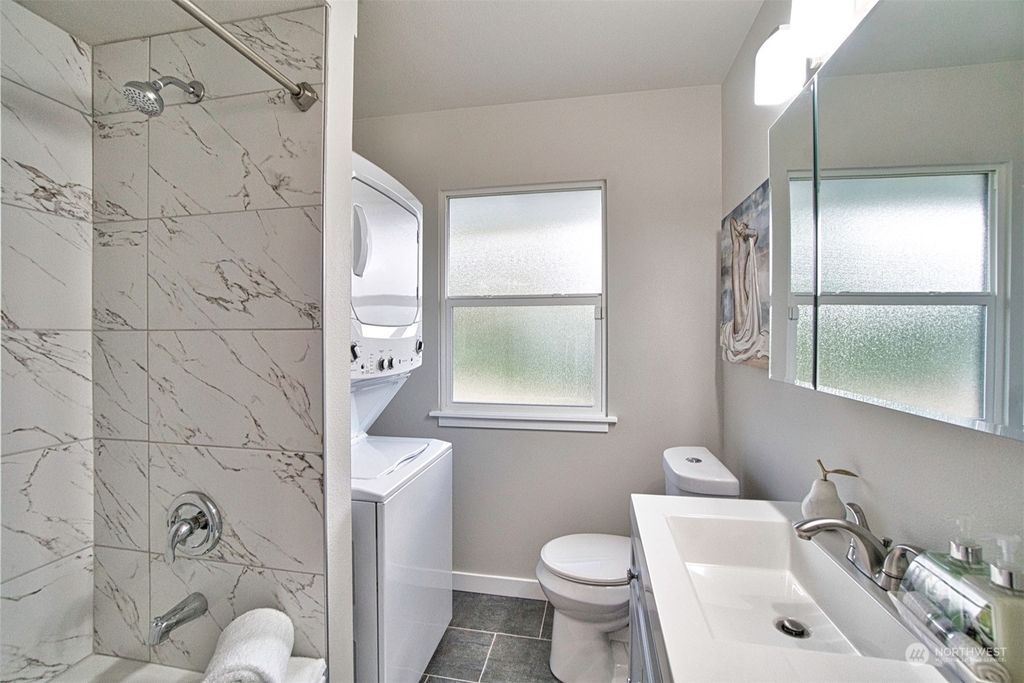 listing image 9367667772213022969