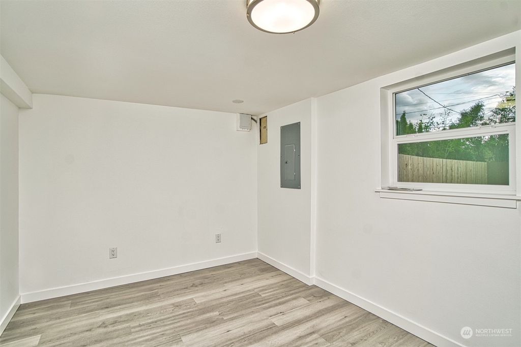 listing image 9369309413215525670