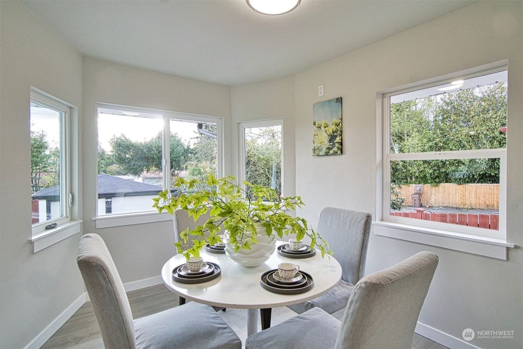 listing image 9360207403511243293