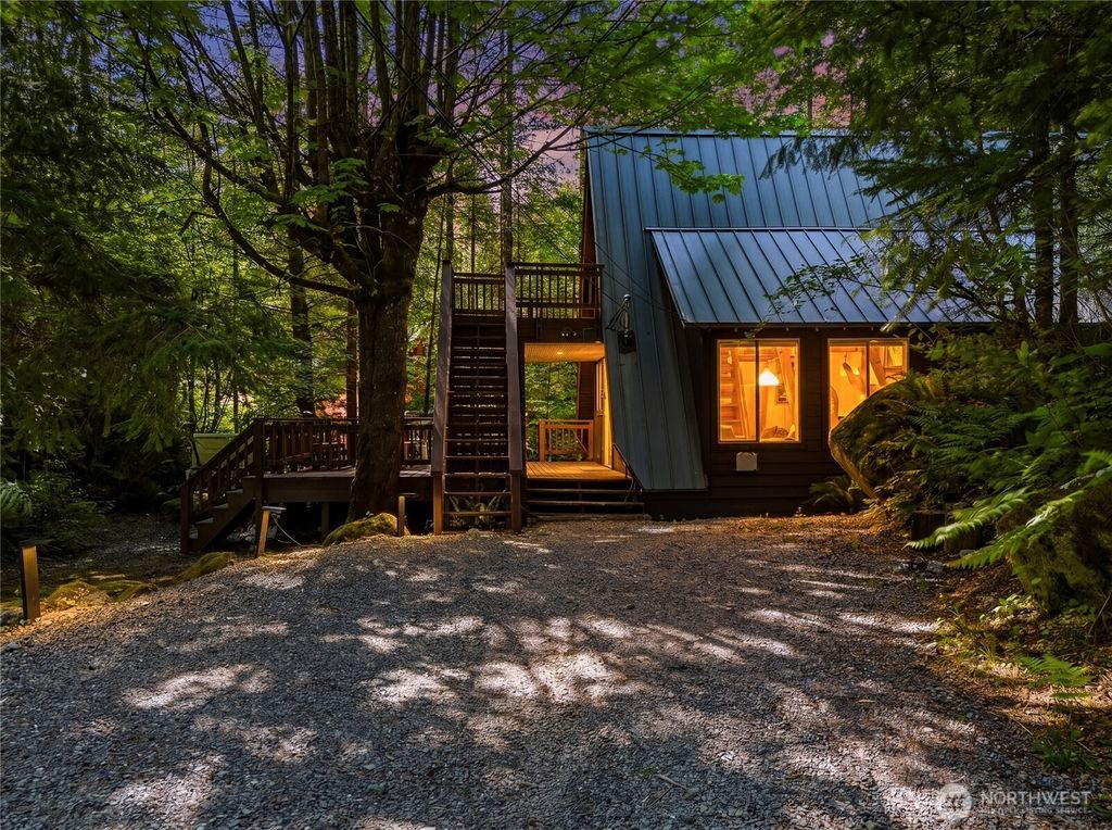 Photo of 11857 Tyee River Road NE, Skykomish, WA 98288 (MLS # 2529701)