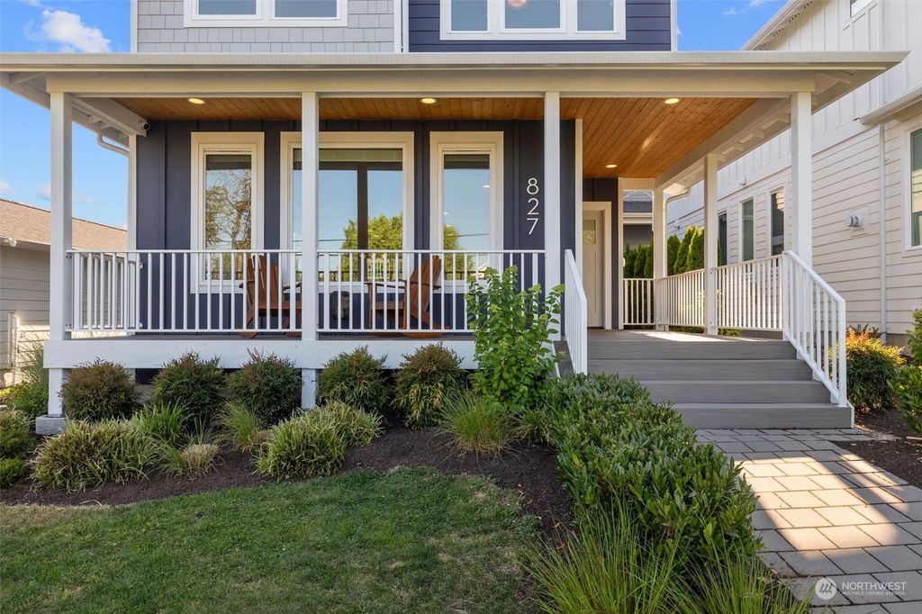 Photo of 827 3rd Street, Kirkland, WA 98033 (MLS # 2297751)