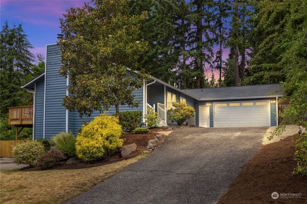 Photo of 16910 NE 88th Street, Redmond, WA 98052 (MLS # 2258387)