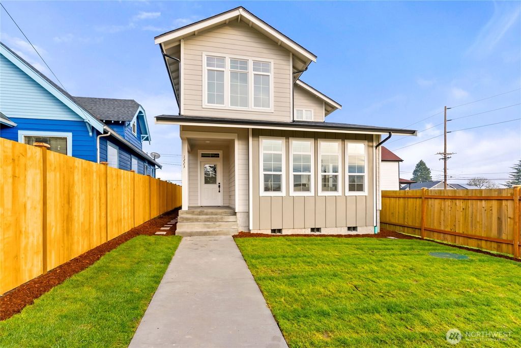 Photo of 1223 E Fairbanks Street, Tacoma, WA 98404 (MLS # 2467546)